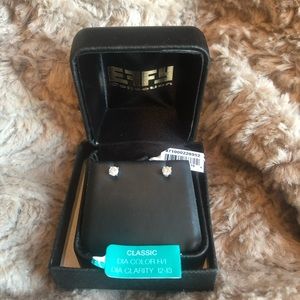 ❄️Beautiful Effy Diamond Stud Earings❄️